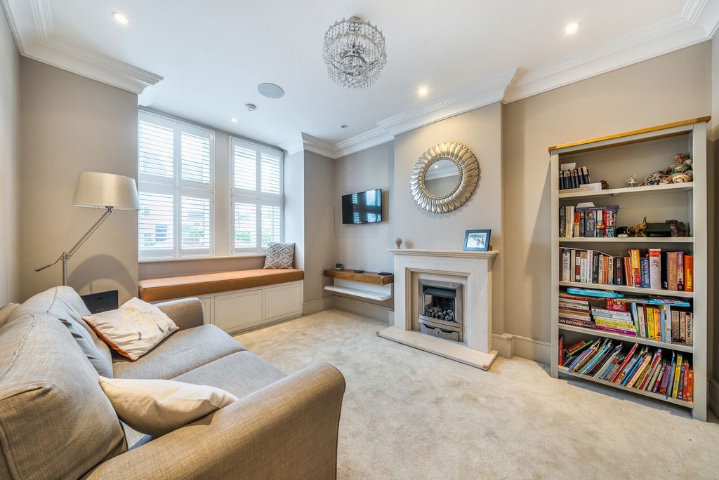 Property photo 2 of 19 1328902-13-6880Ad...