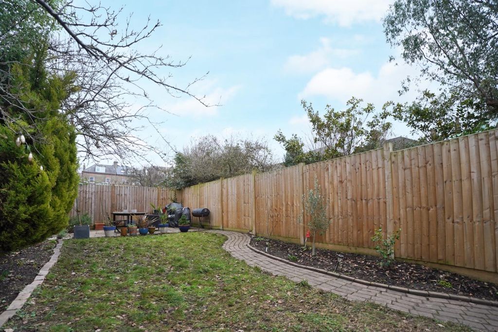 Property photo 3 of 11 2.Jpg