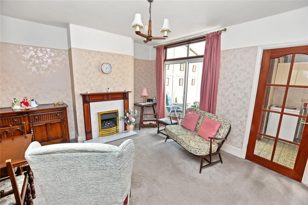 Property photo 3 of 16 Picture No. 09