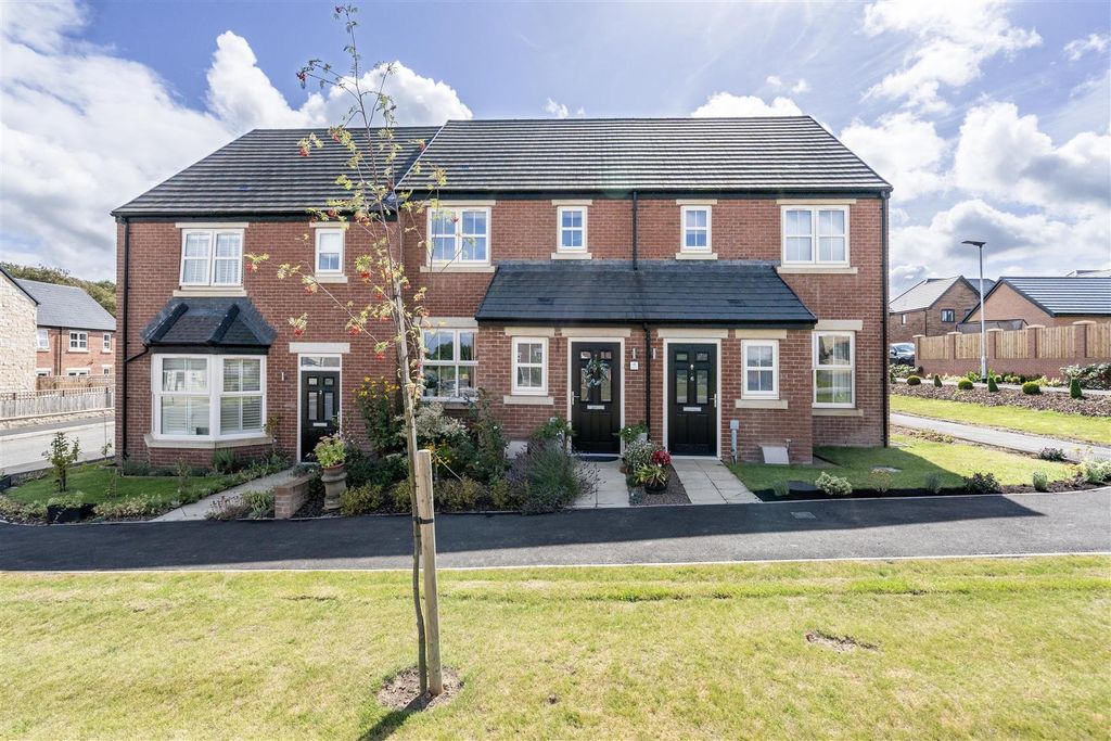 Property photo 1 of 10 External
