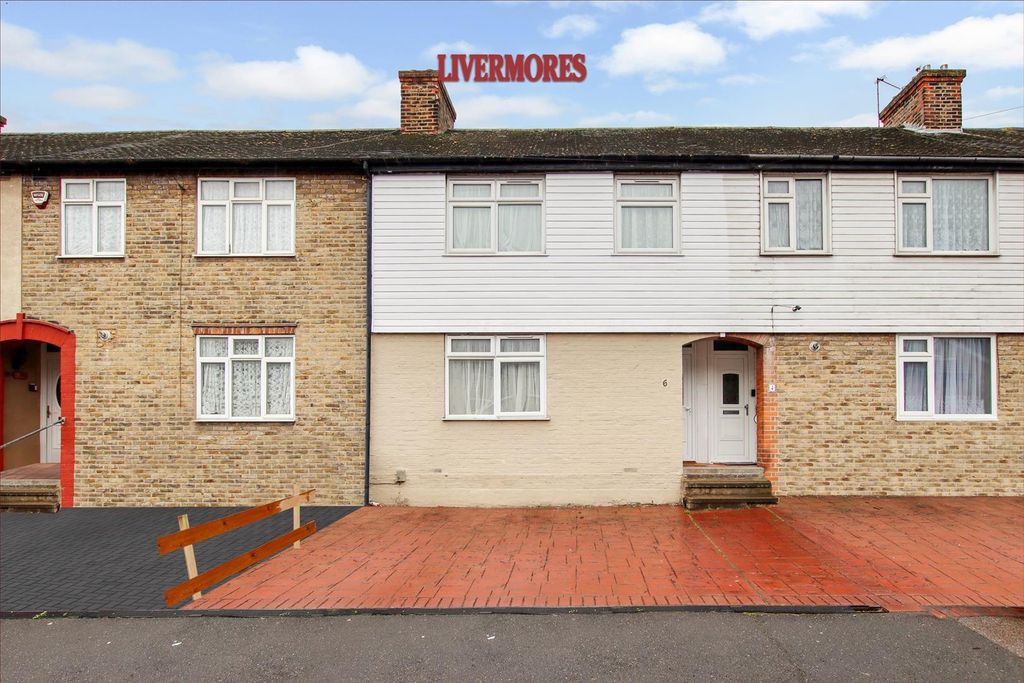 Property photo 1 of 10 6 Whitehilldp.Jpg