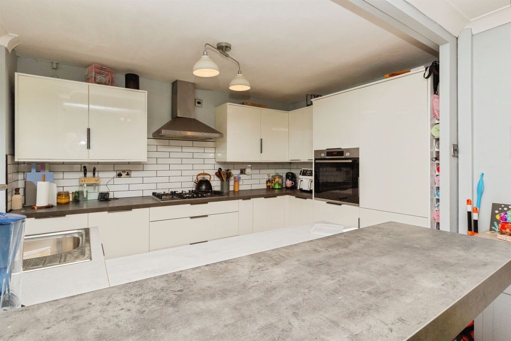 Property photo 2 of 12