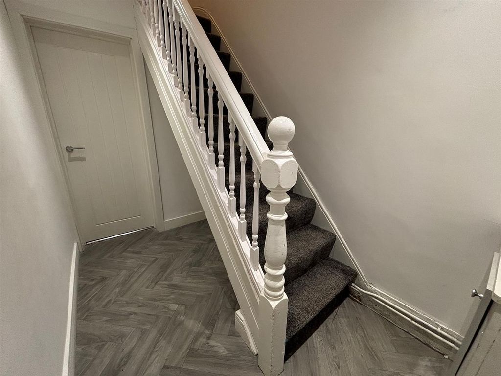 Property photo 3 of 27 12 Mostyn Street (28).Jpeg