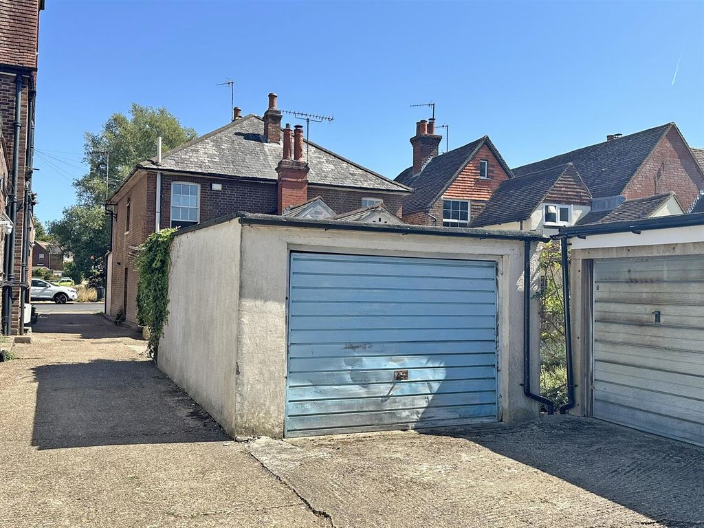 Property photo 3 of 25