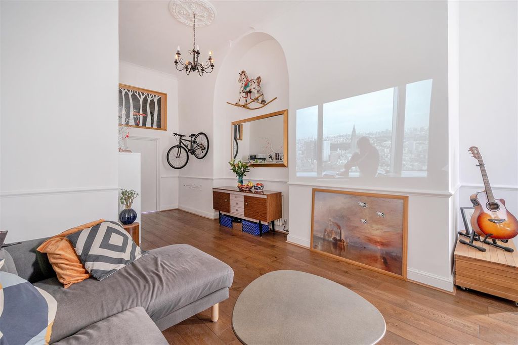 Property photo 2 of 25 1-698d9795793cd-1404470-33-698Cb47569970-1.Jpg