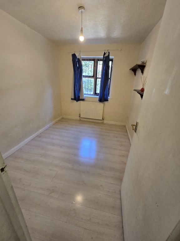 Property photo 1 of 3