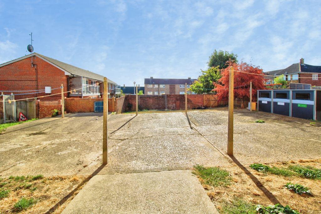 Property photo 3 of 13 6