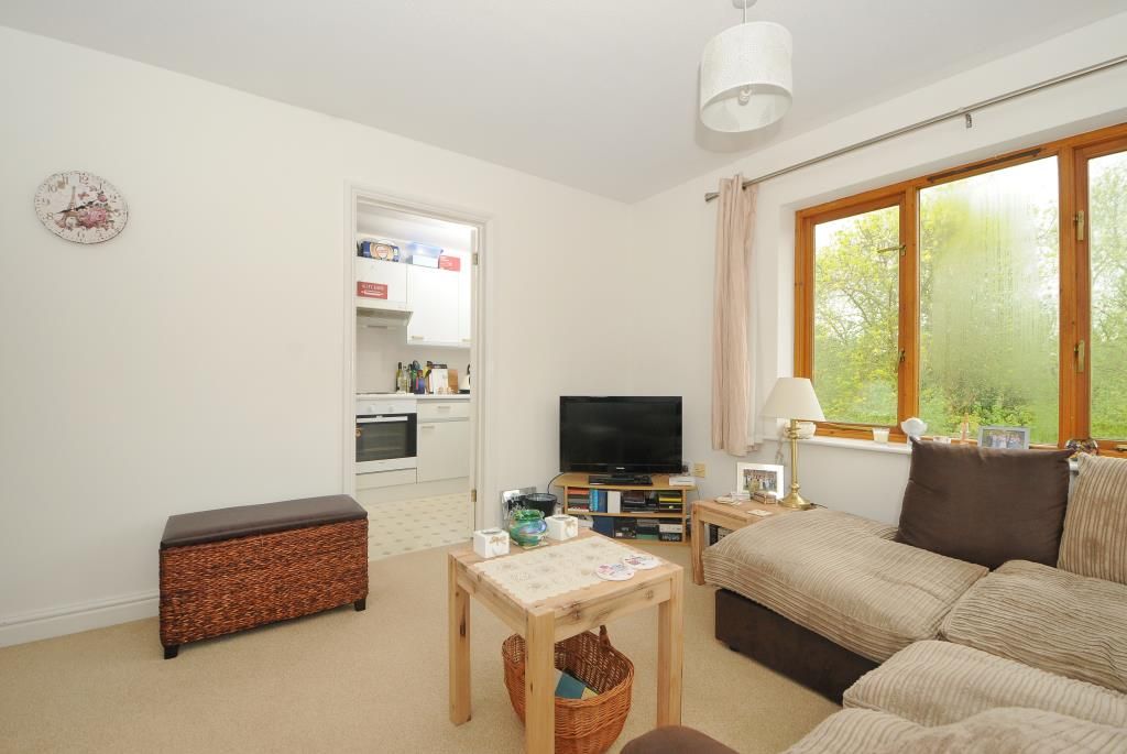 Property photo 3 of 10 Living Room