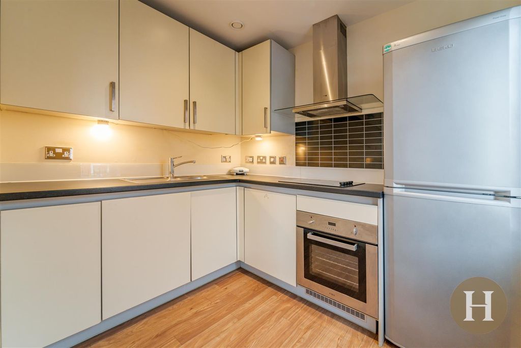 Property photo 3 of 18 Hadleigh Estate Agents-1.Jpg