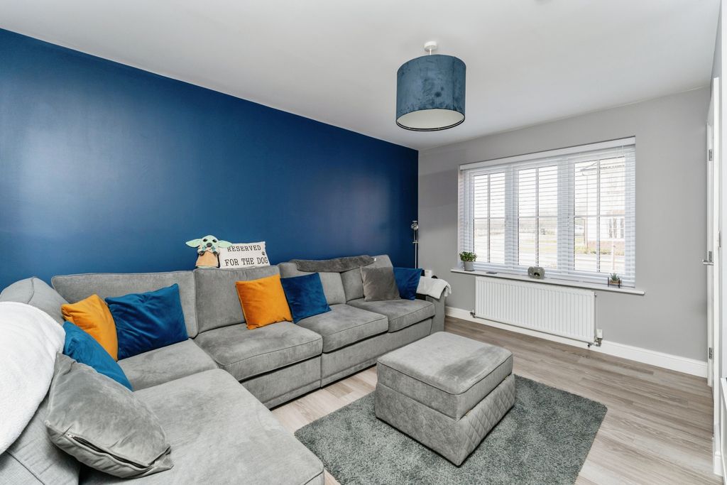 Property photo 2 of 17 Photography