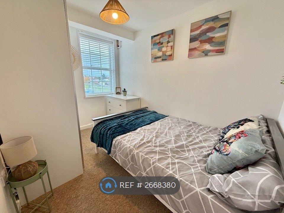 Property photo 1 of 8 Room 1