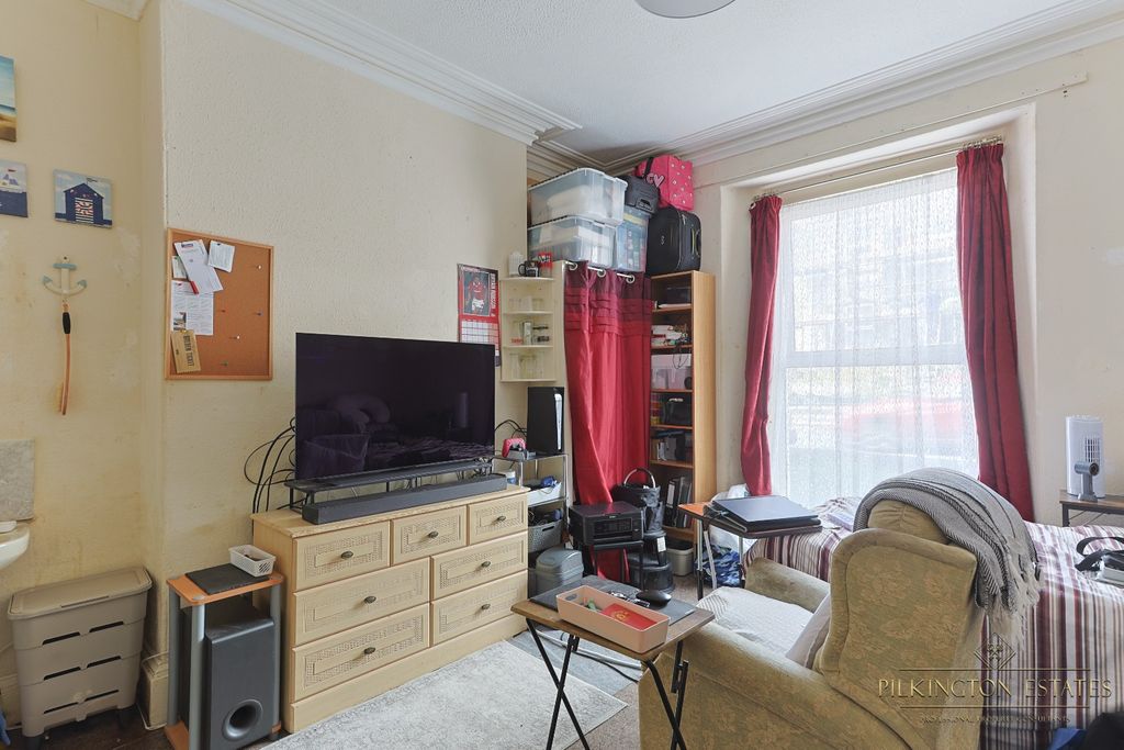 Property photo 3 of 11 4323906