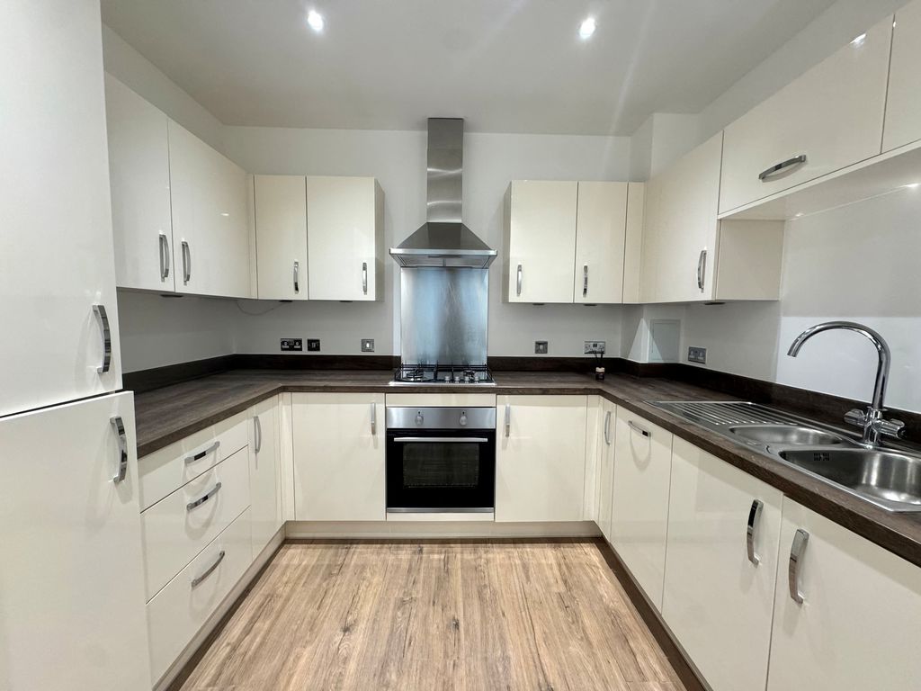 Property photo 2 of 6 Photo 4