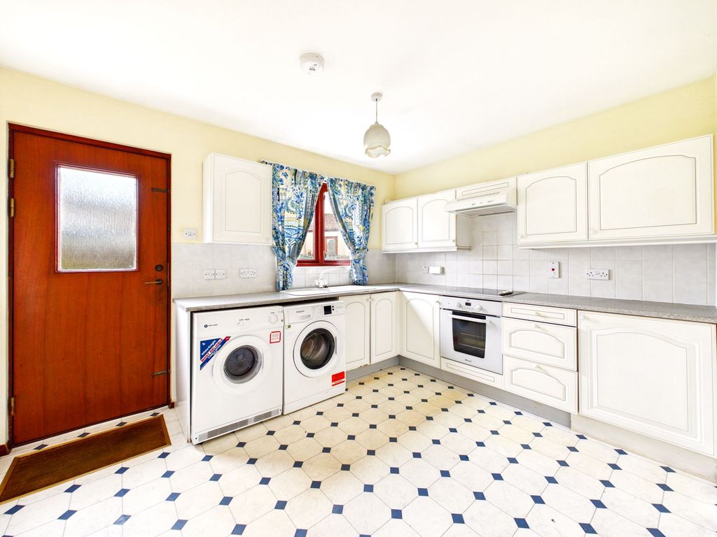 Property photo 3 of 13 Kitchen