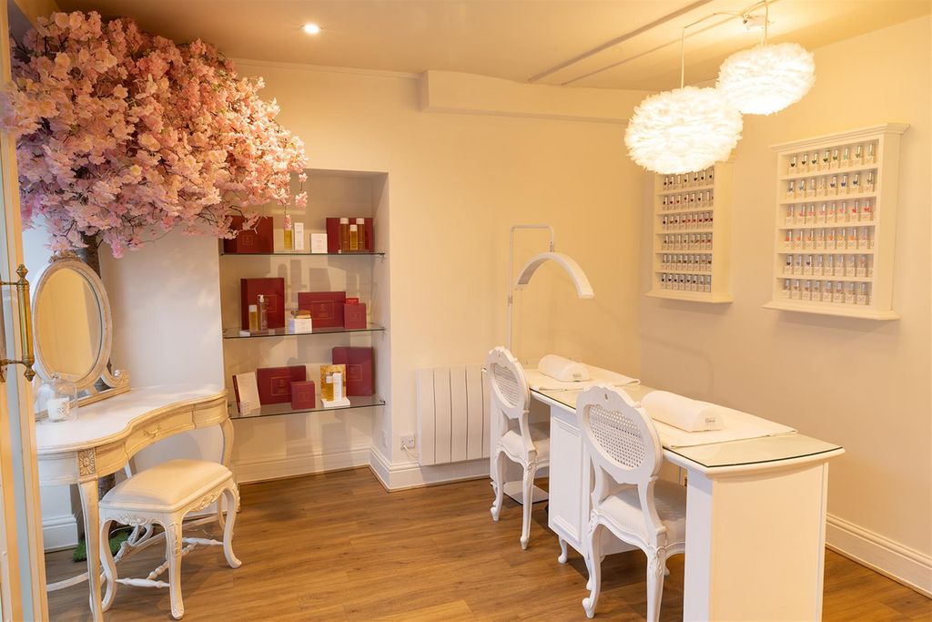 Property photo 1 of 7 Photo 0