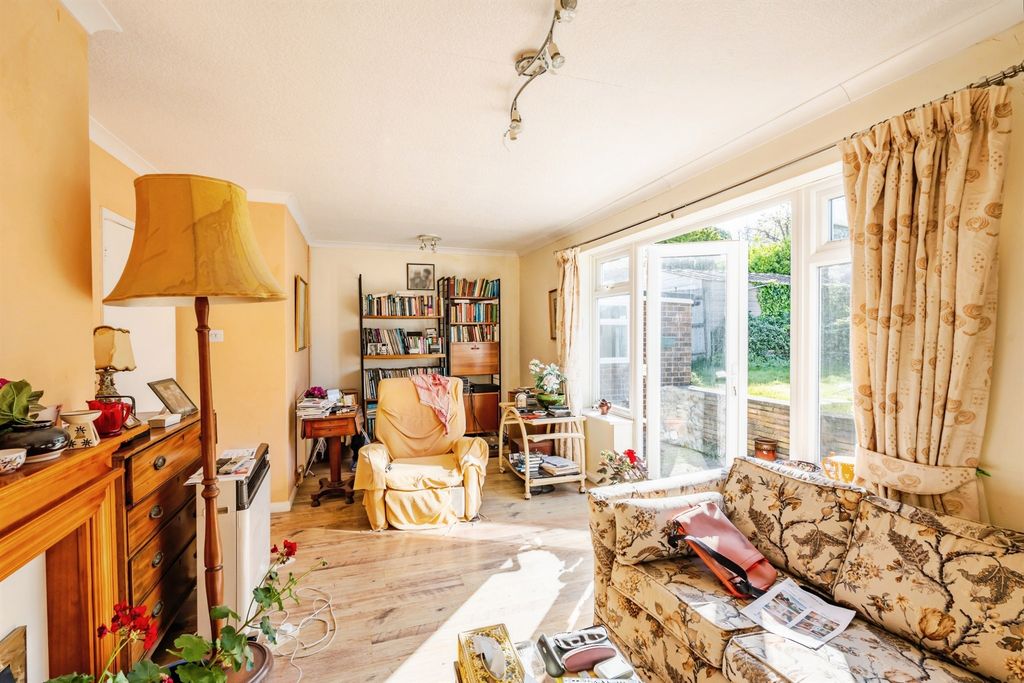 Property photo 3 of 13