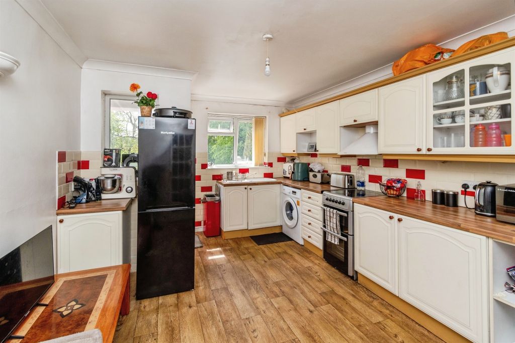 Property photo 2 of 11