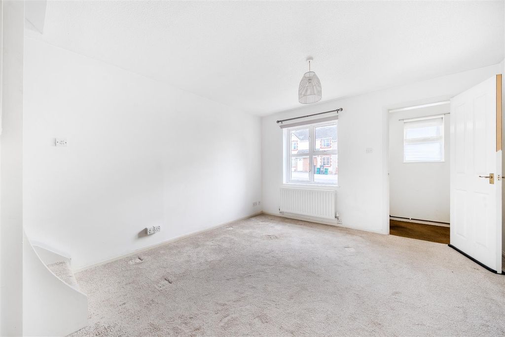 Property photo 3 of 18 Heather Walk Entrance Porch.Jpg