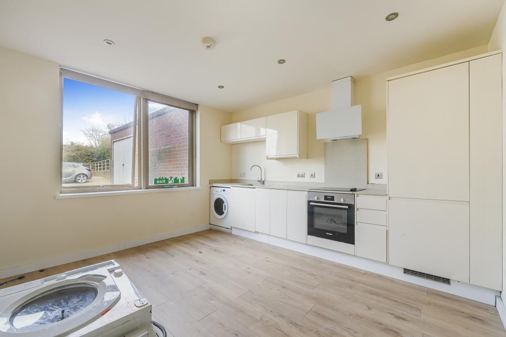 Property photo 2 of 10 Kitchen