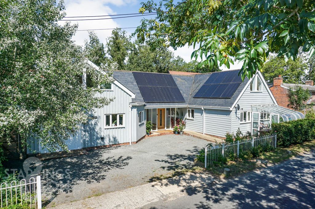 Property photo 1 of 32