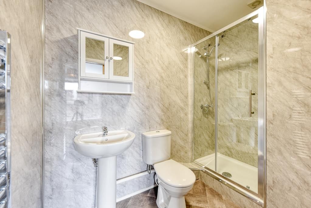 Property photo 2 of 8 En-Suite.Jpg