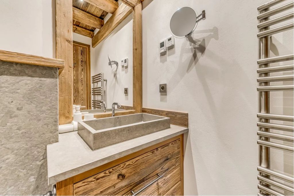 Property photo 3 of 3