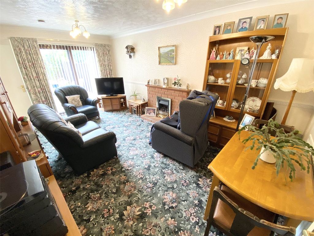 Property photo 3 of 16 Picture No. 14
