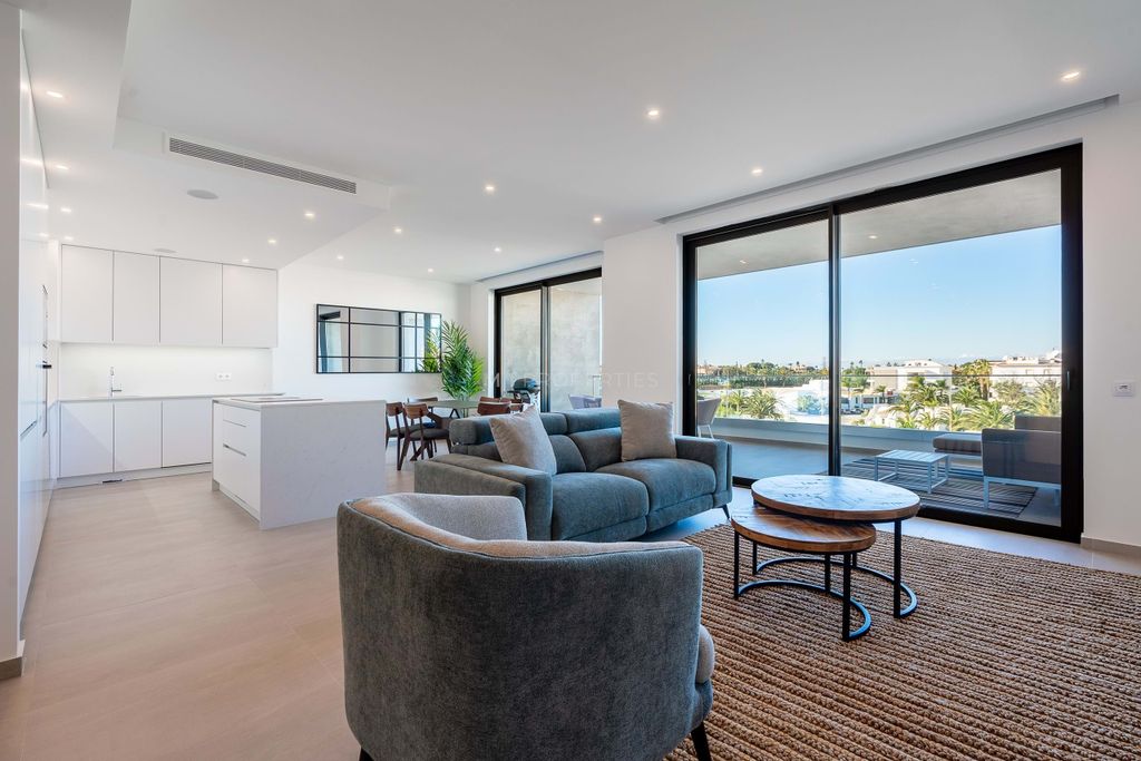 Property photo 2 of 37