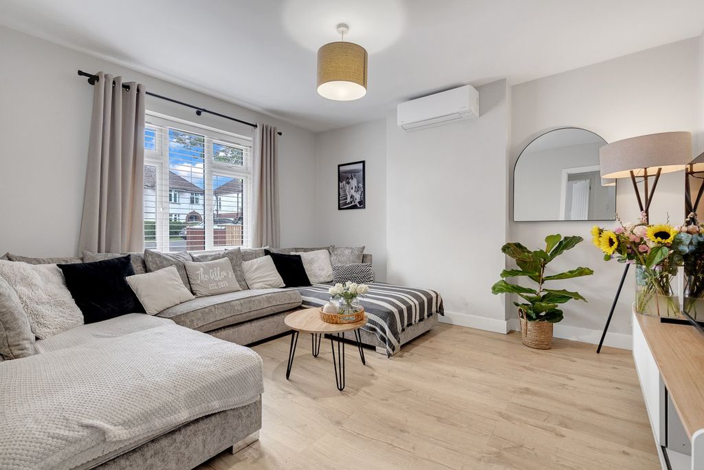 Property photo 3 of 23