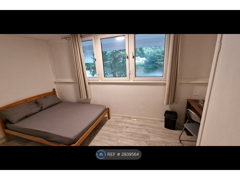 Property photo 2 of 14 Double Bedroom
