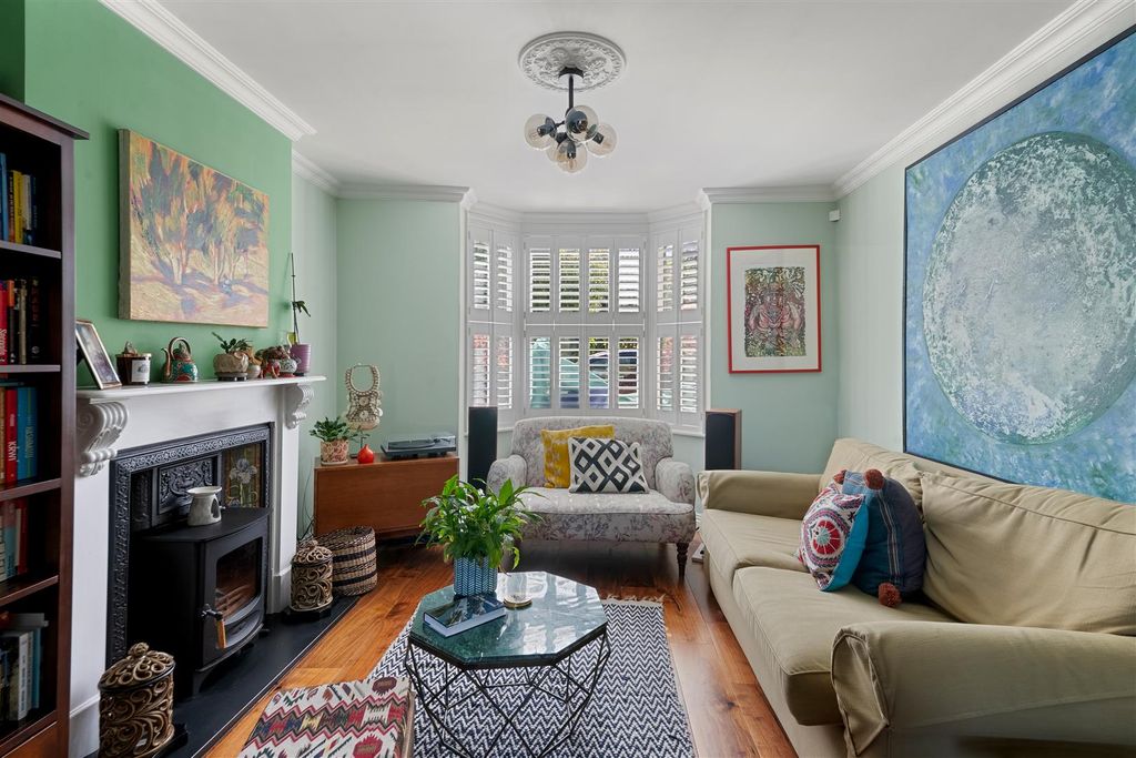 Property photo 2 of 19