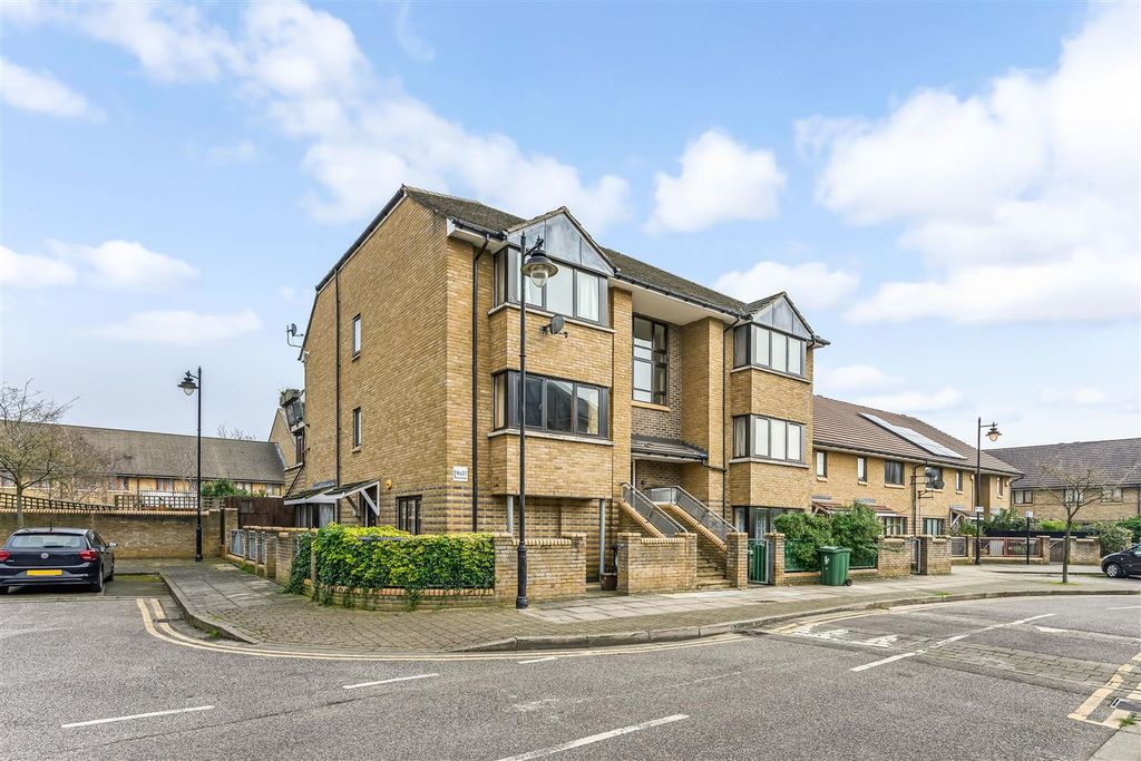 Property photo 1 of 15 23 Anglian Road-18.Jpg