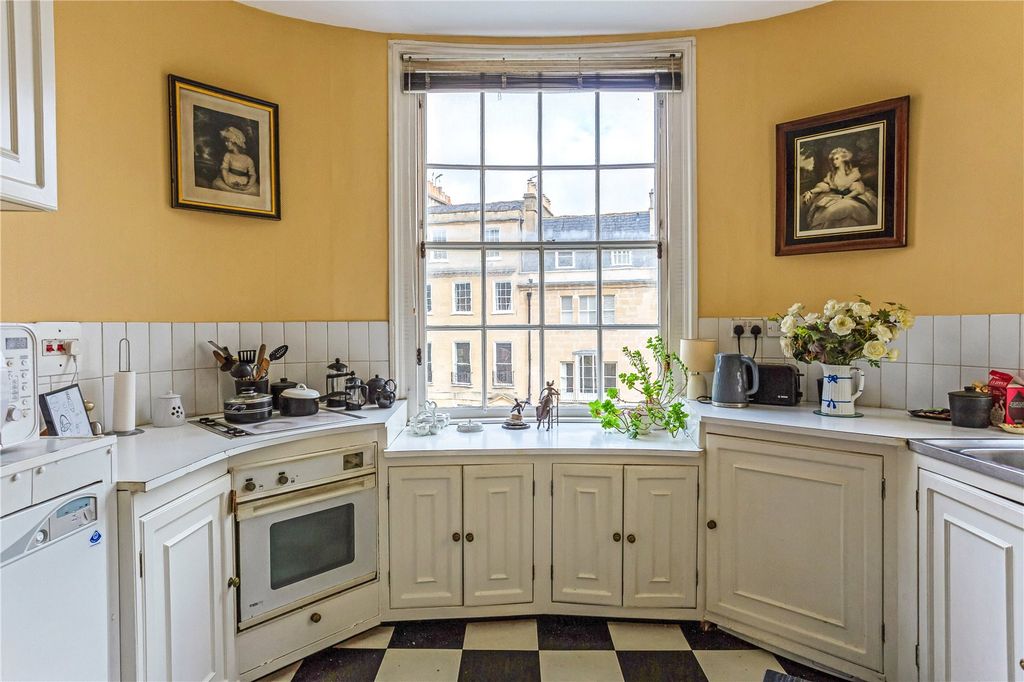Property photo 3 of 12 Kitchen