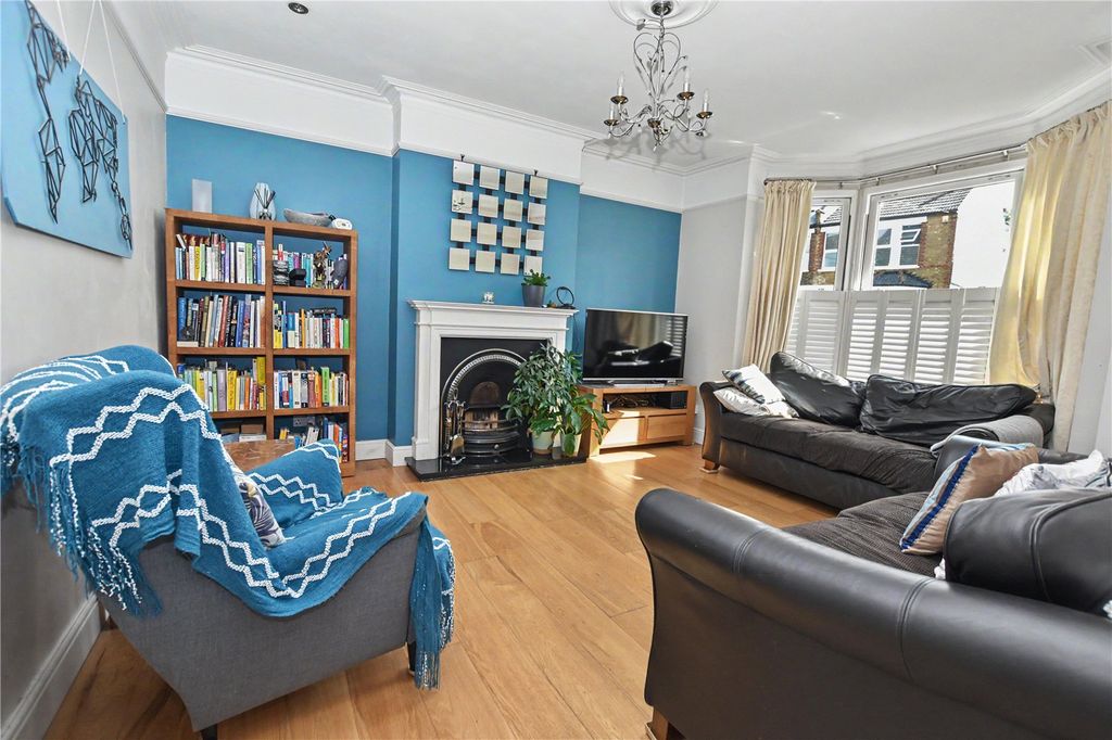 Property photo 3 of 23 Picture No. 21