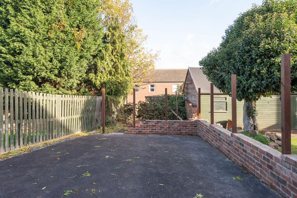 Property photo 3 of 12