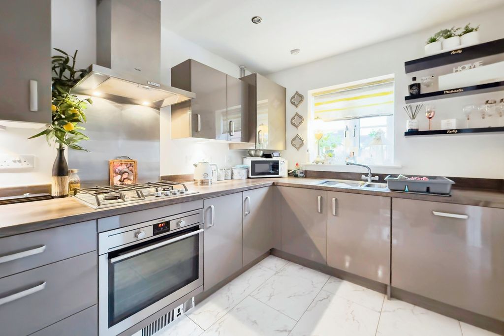 Property photo 2 of 15 Photography