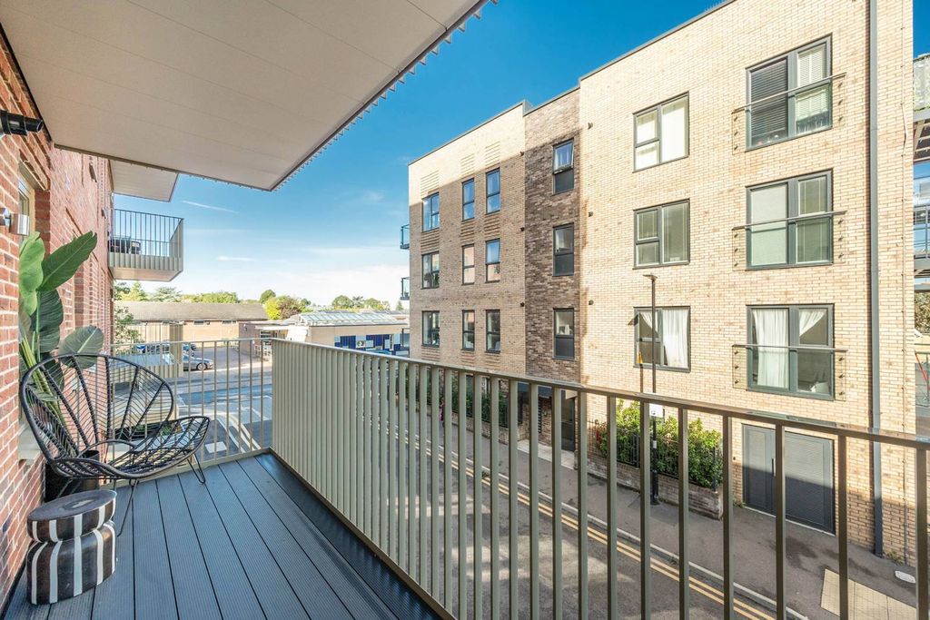 Property photo 2 of 9