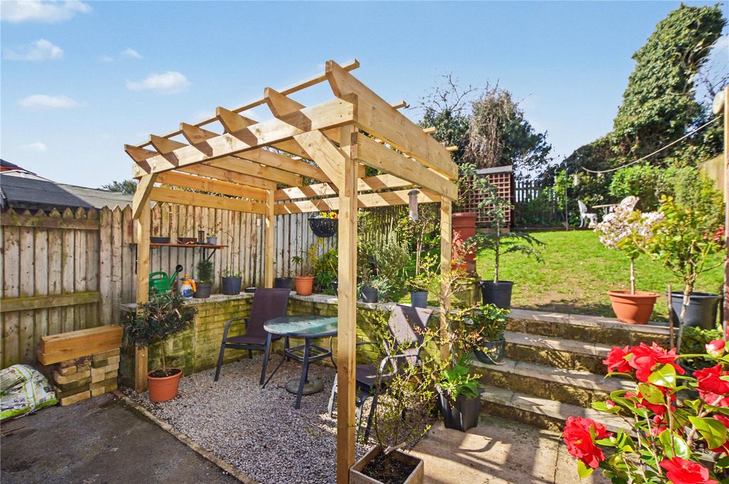 Property photo 2 of 12 Picture No. 10