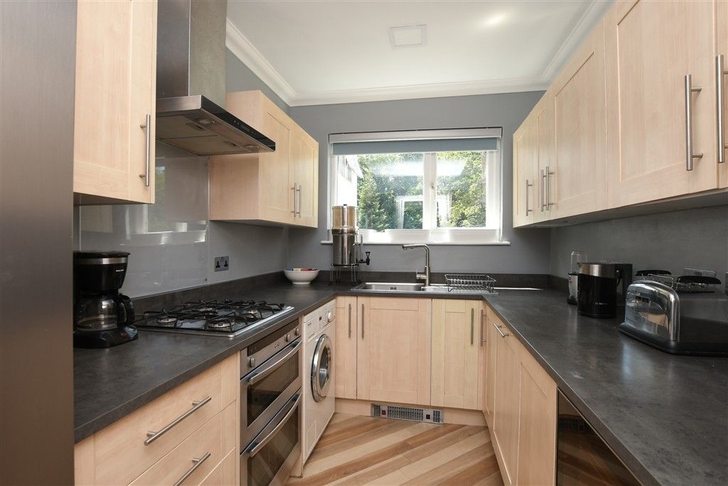 Property photo 3 of 15 Kitchen