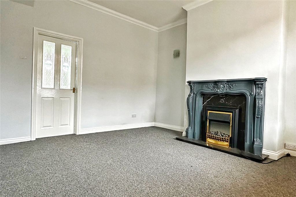 Property photo 2 of 15 Living Room