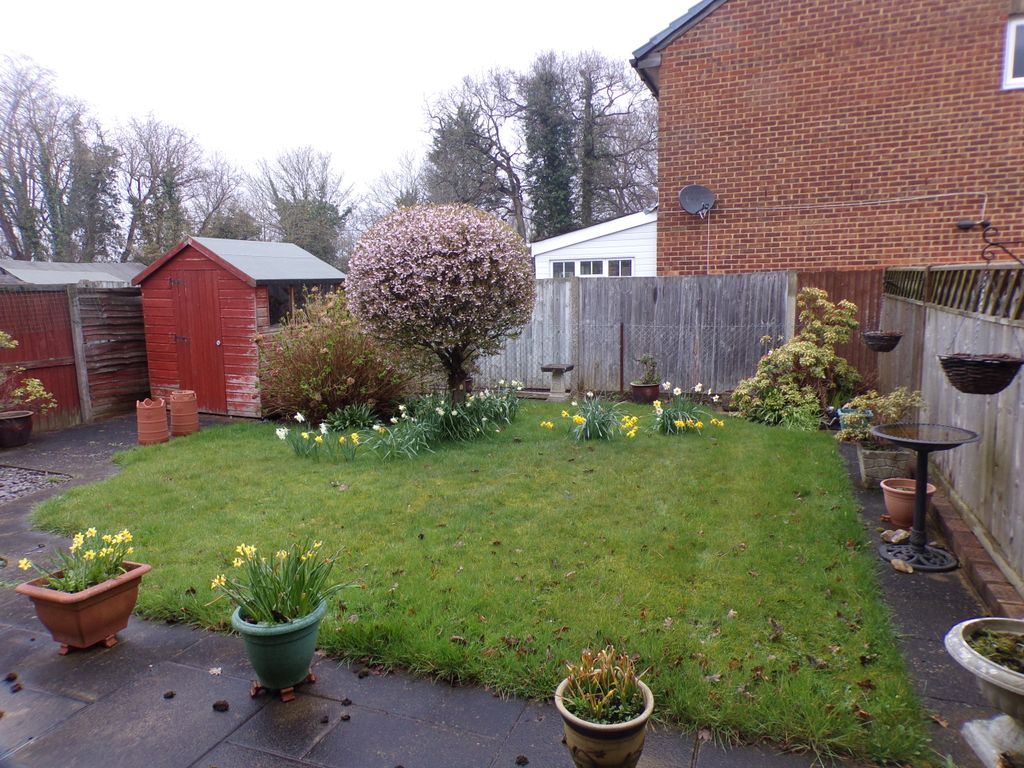 Property photo 2 of 5 Garden