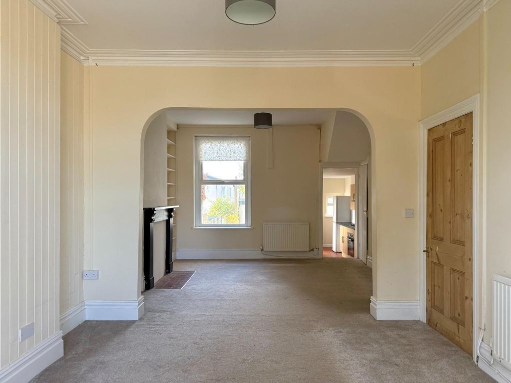 Property photo 3 of 22 Living/Dining Room