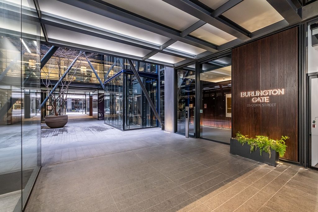 Property photo 2 of 20 Burlington-Gate-19