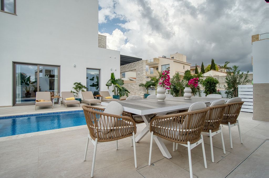 Property photo 3 of 30