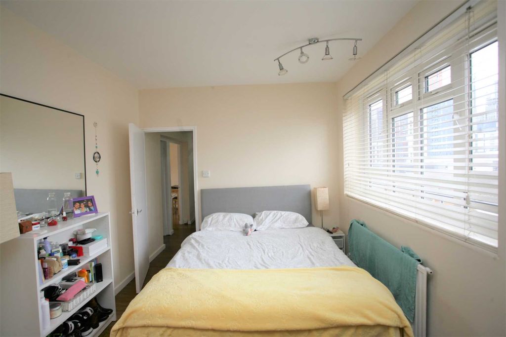 Property photo 3 of 4