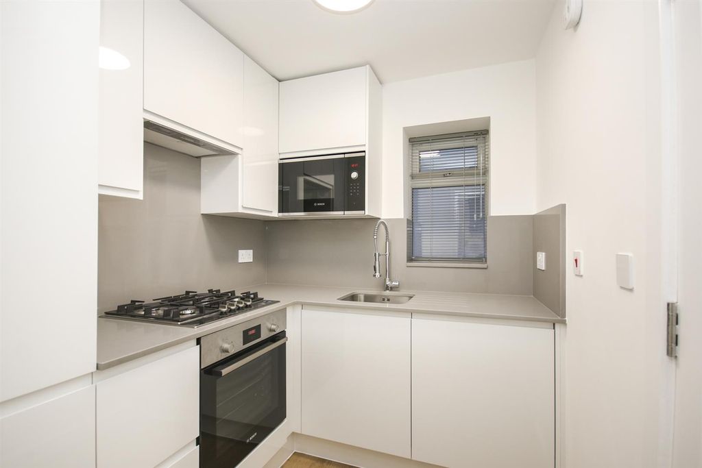 Property photo 2 of 8 2