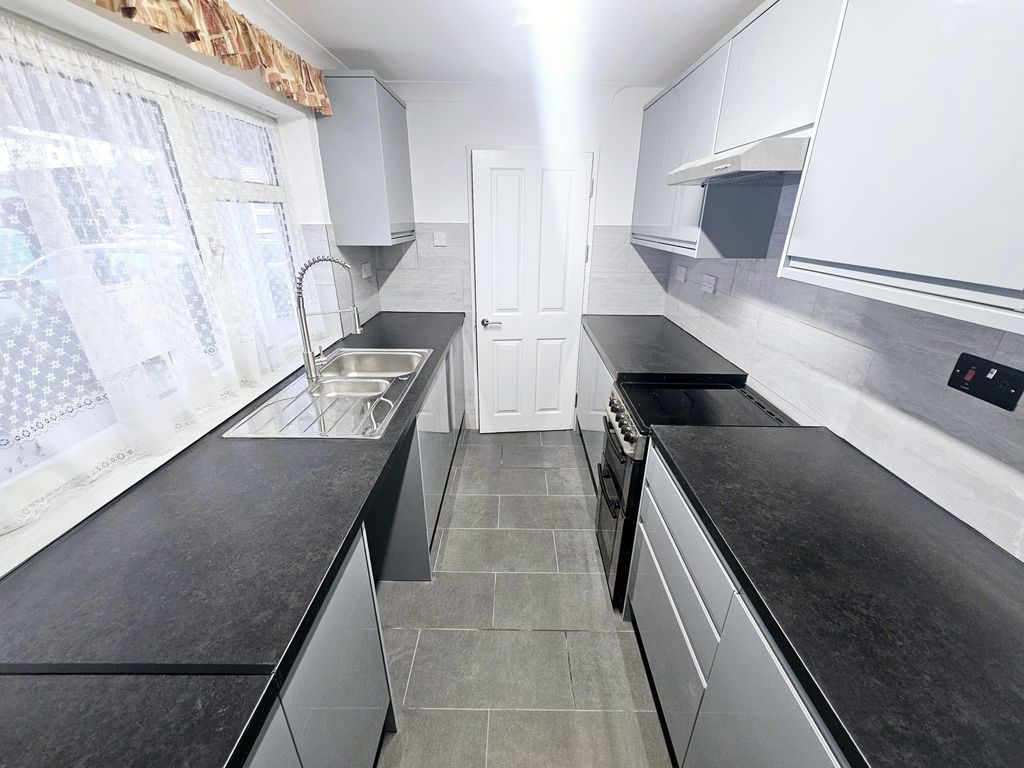 Property photo 2 of 12 Image