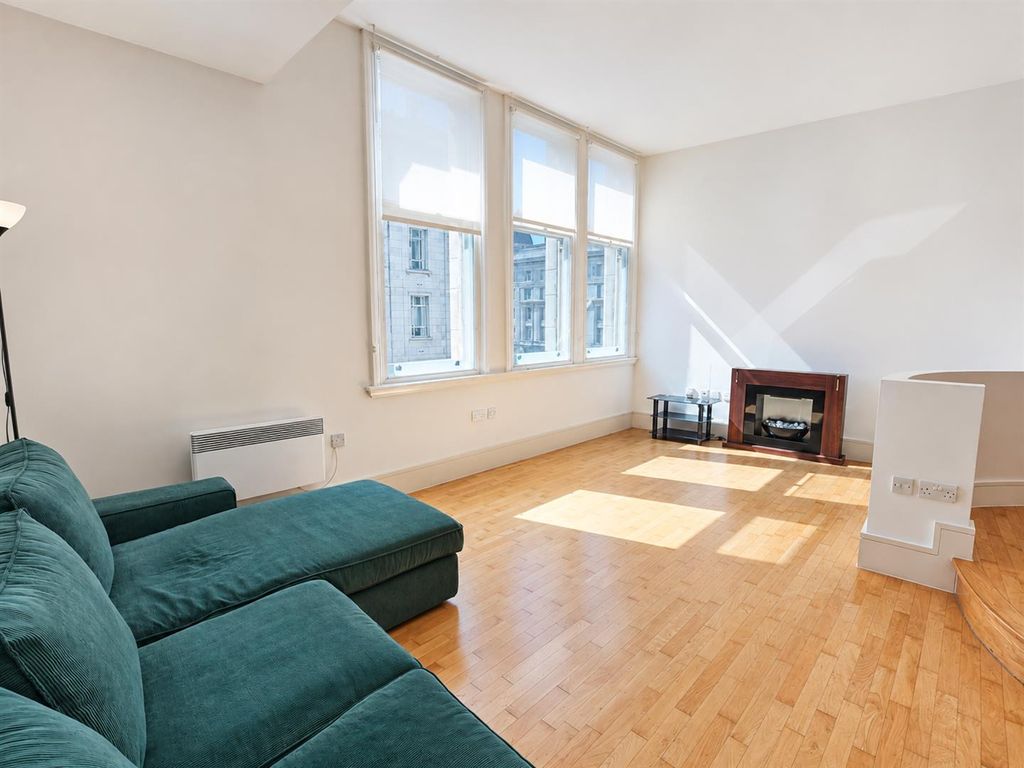 Property photo 1 of 15 Living Room