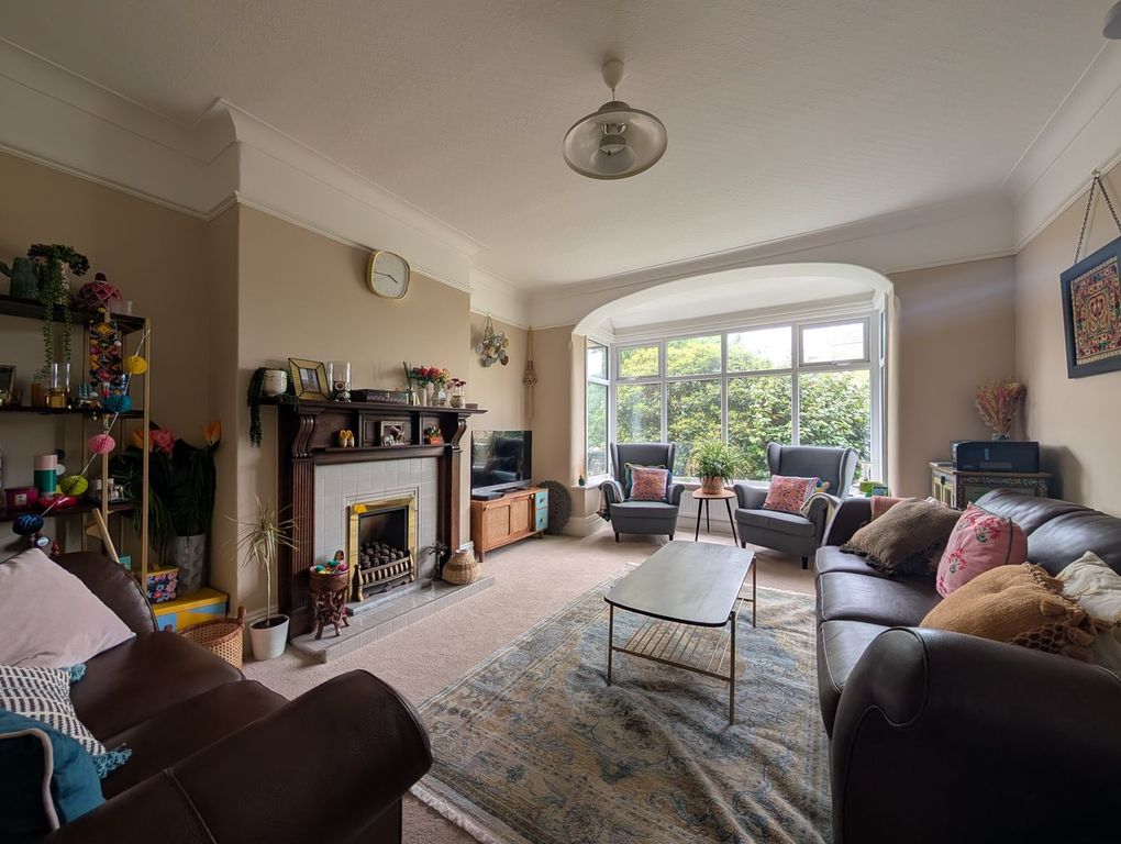 Property photo 2 of 36