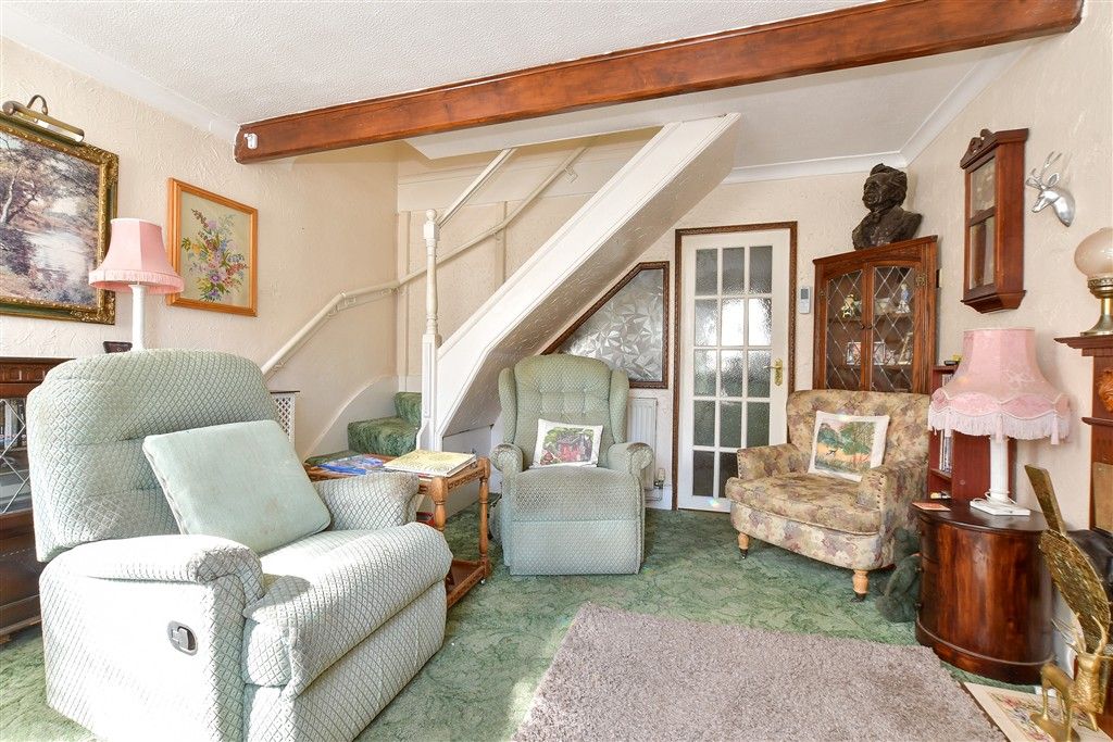 Property photo 3 of 8 Lounge